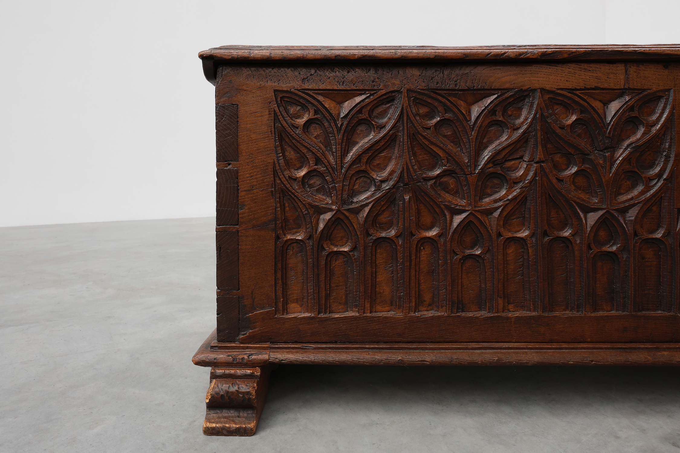Rare Large Gothic 16th century carved solid oak chest, Francethumbnail